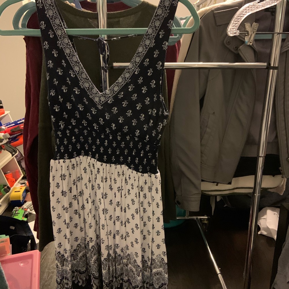 Blue and white patterned dress